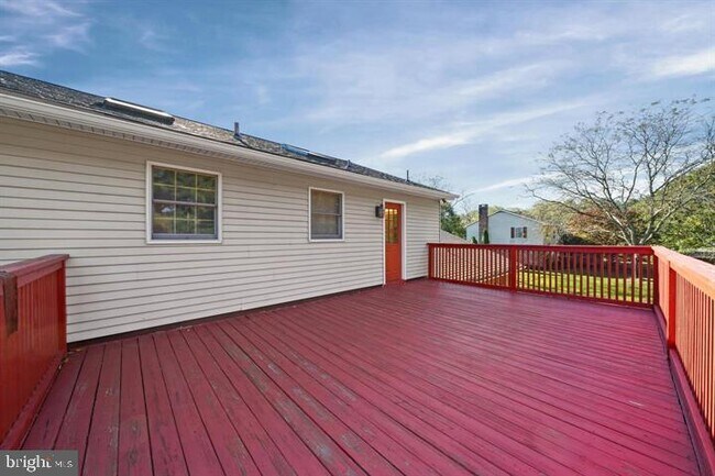 Building Photo - 253 Peoples Way