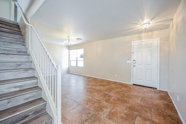 Building Photo - 3221 W Cavedale Dr