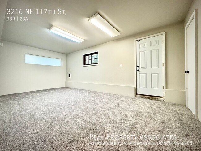 Building Photo - Beautiful Home on Thorton Creek