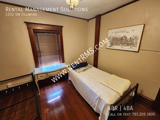 Building Photo - 1252 SW Fillmore-