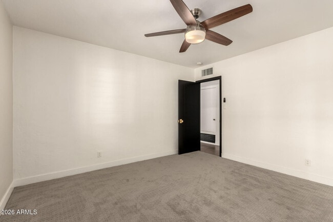 Building Photo - 1519 W Flower Cir N