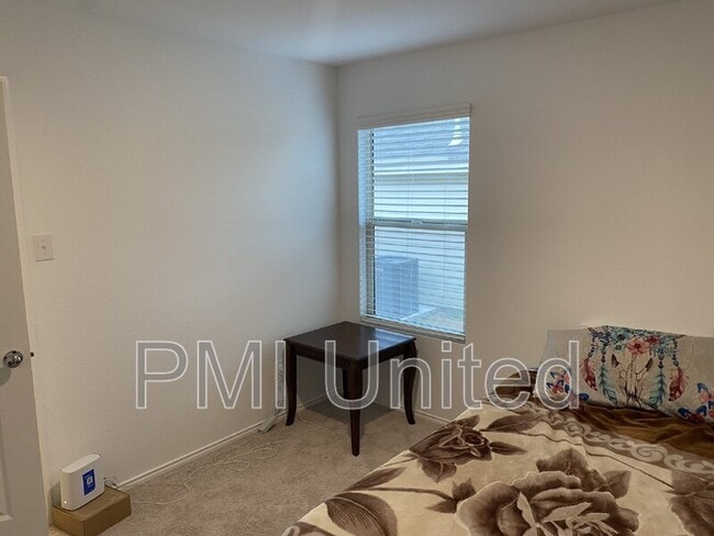 Building Photo - 325 Pueblo Bonito Trl