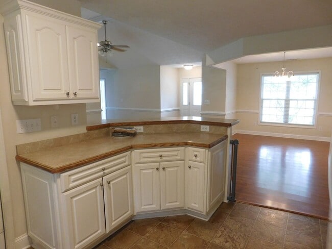 Building Photo - 408 Sweet Gum Way