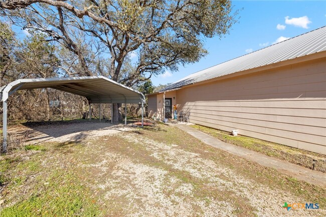 Building Photo - 322 Oakwood Loop