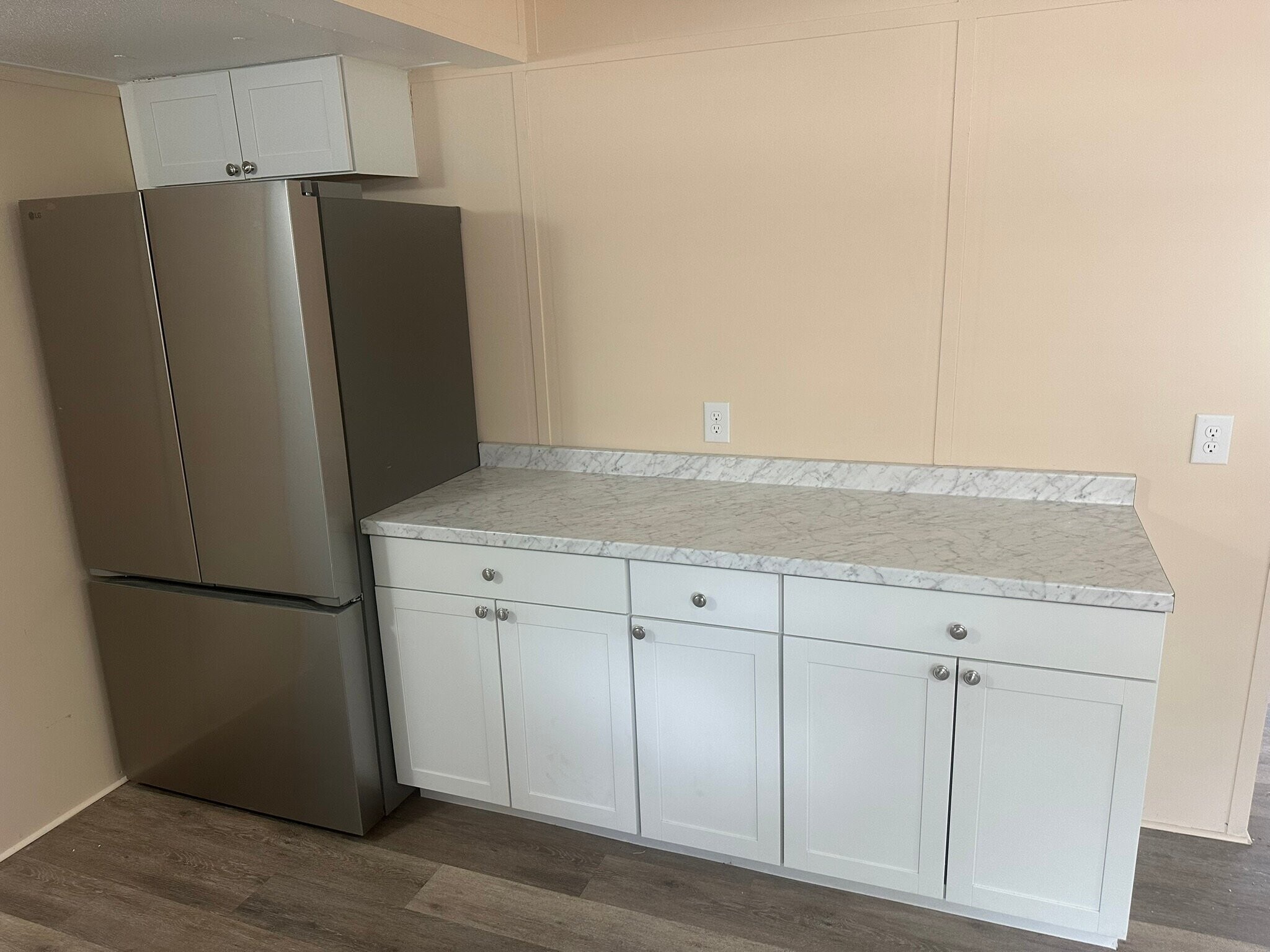 Building Photo - 1221 N Valrico Rd