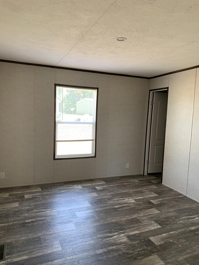 Building Photo - 189 Zackary St