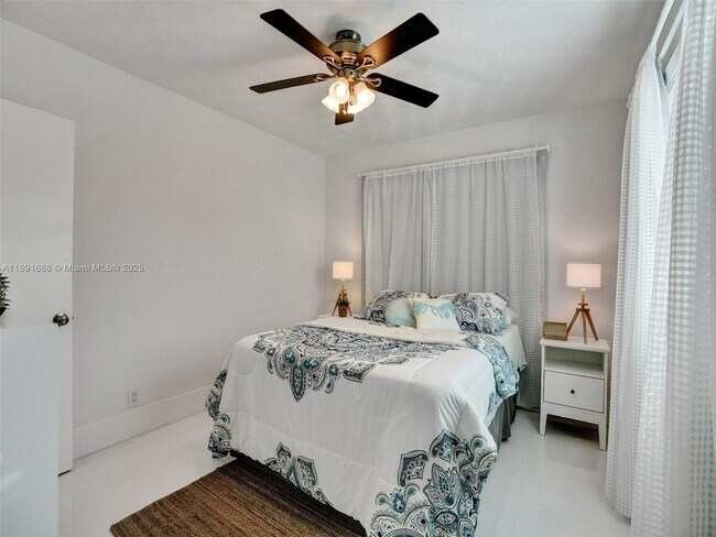 Building Photo - 1216 Guava Isle