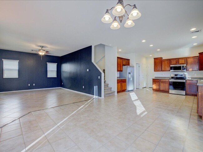 Building Photo - PROMO 1/2 OFF FIRST MONTH'S RENT!!*