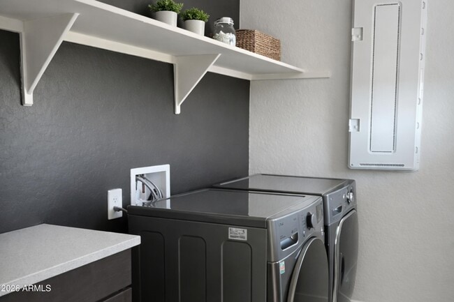 Building Photo - 11300 N Casa Dega Dr