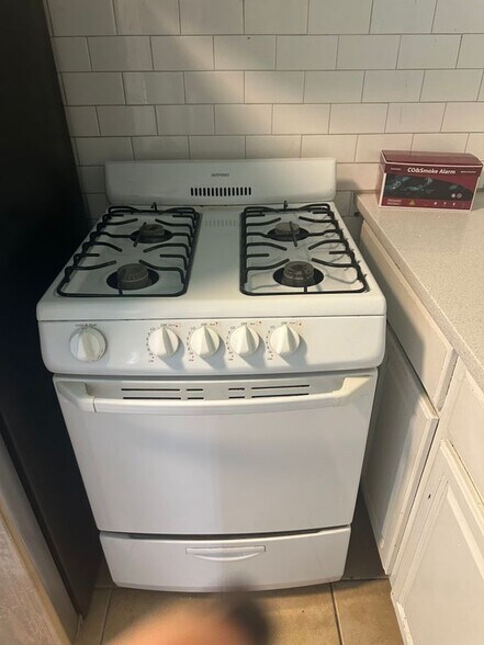 Building Photo - 220-222 Beardsley Street, 3rd floor