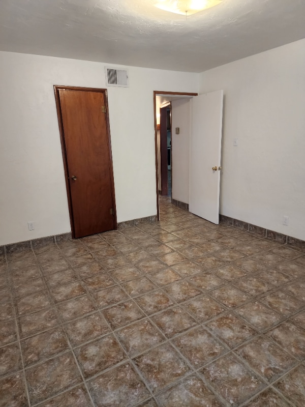 Building Photo - 2525 N Edith Blvd