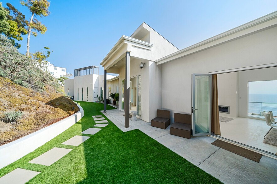Building Photo - 20782 Rockpoint Way