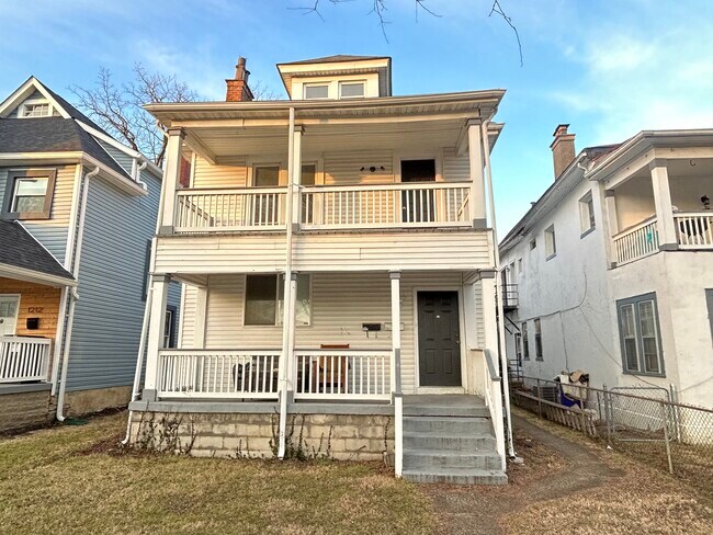 Primary Photo - 1222 E Rich St