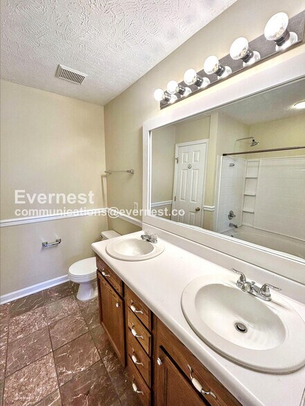 Building Photo - 3032 Denny Brooke Ln