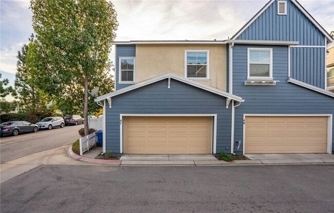 Building Photo - 3591 Sacramento Dr
