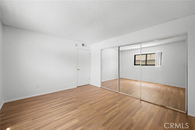 Building Photo - 16226 Vanowen St