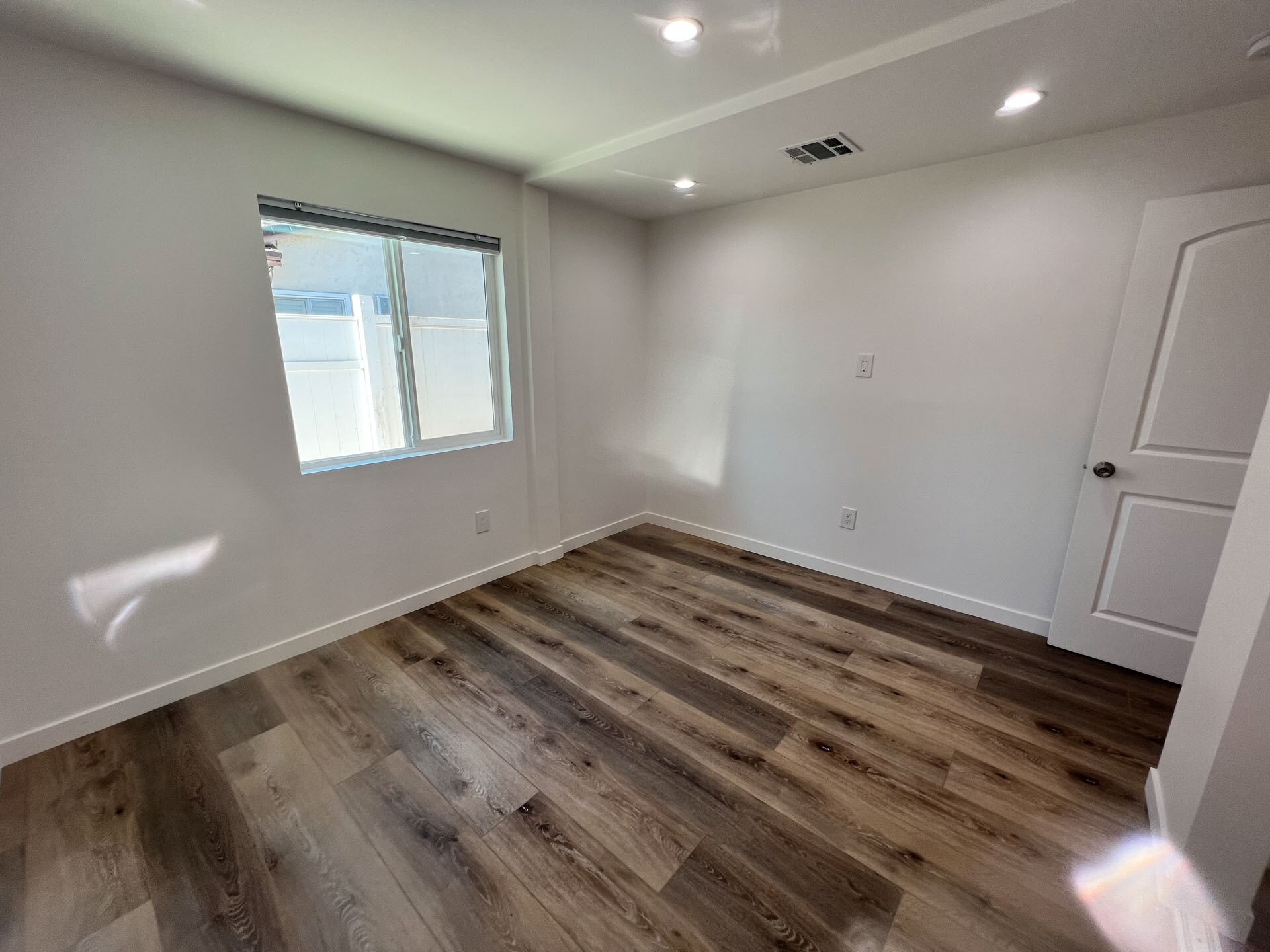 Building Photo - 7718 N Glenoaks Blvd