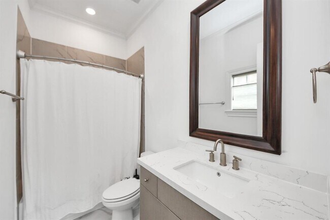 Building Photo - 3828 Glen Arbor Dr