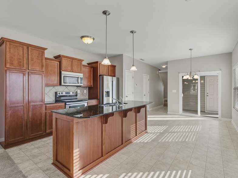 Building Photo - 608 Cahill Ln