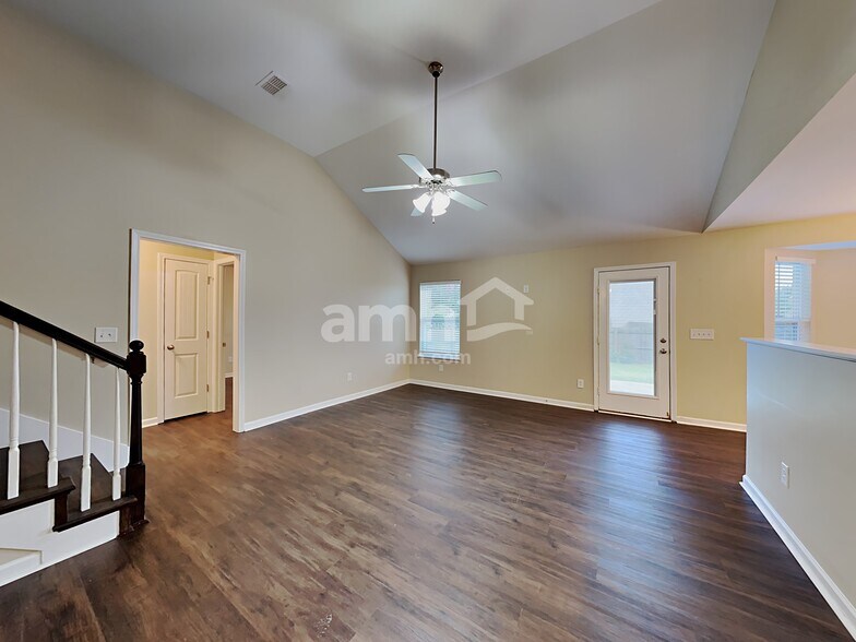 Building Photo - 2087 Longhunter Chase Dr