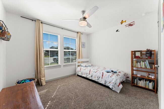 Building Photo - 1007 Cotswold Ct