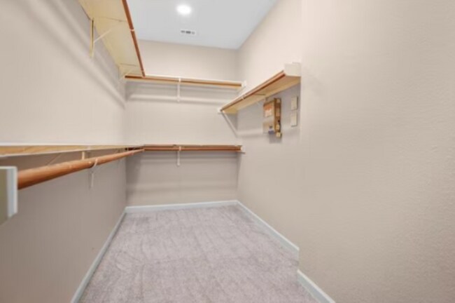 Building Photo - Stunning & Elegant Home in Forest Creek with Spacious Living & Prime Location