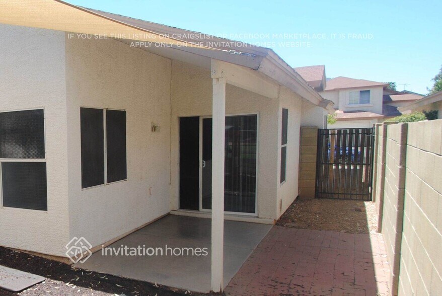 Building Photo - 10019 W Montecito Ave