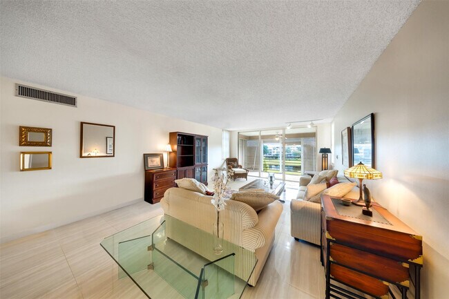 Building Photo - 800 Cypress Grove Dr