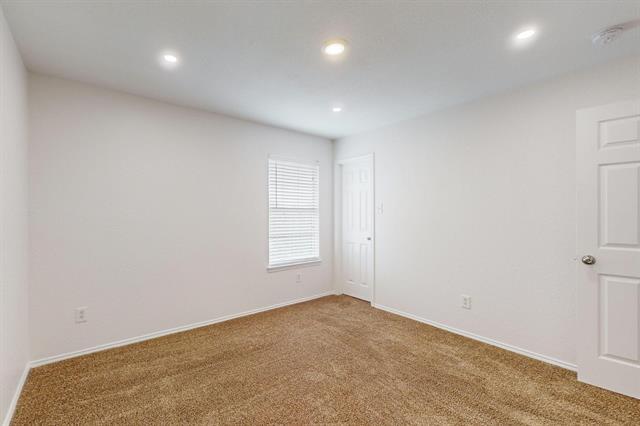 Building Photo - 1330 Kensington Ct