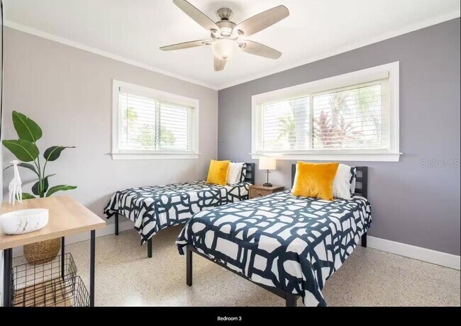 Building Photo - 2545 Webber St