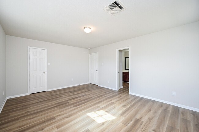 Building Photo - 3335 Dale Ridge Trail