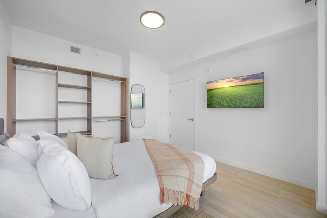 Building Photo - 580 72nd St