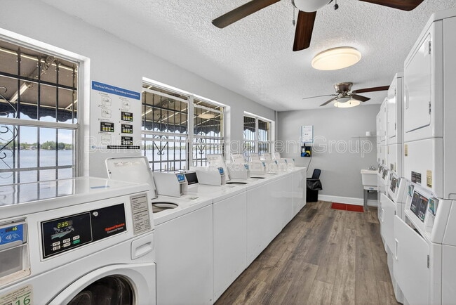 Building Photo - 1500 Gay Rd