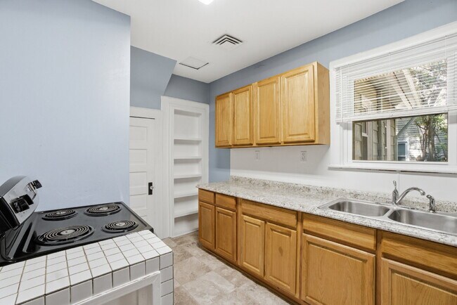 Building Photo - 4BR / 2BA House Near ODU