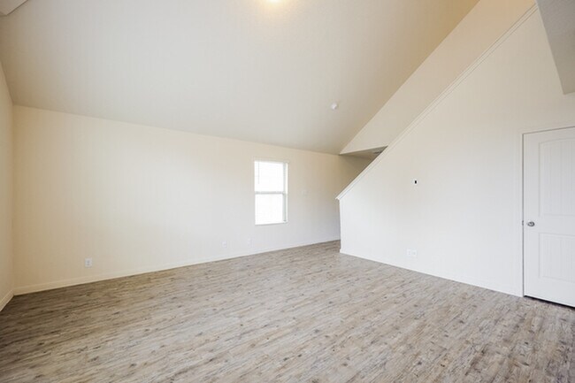 Building Photo - 4911 War Horse Dr