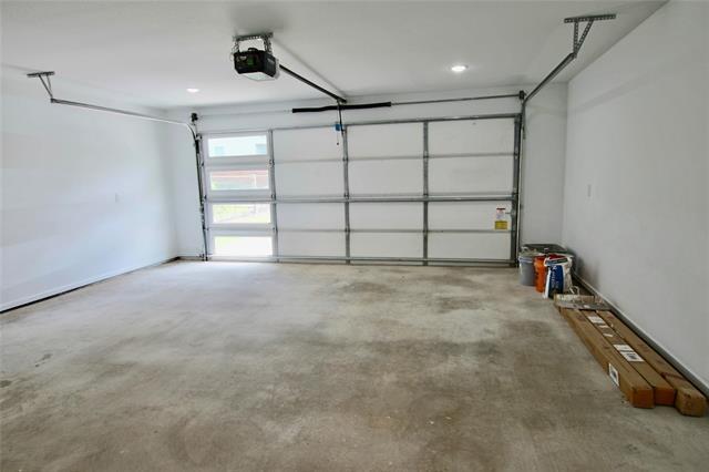 Building Photo - 851 Welch Ln