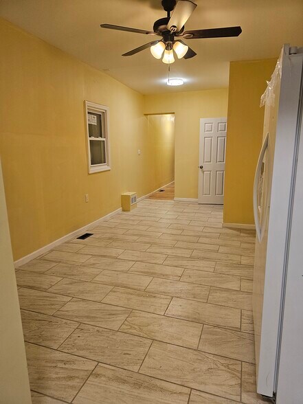 Building Photo - 565 Lamberton St