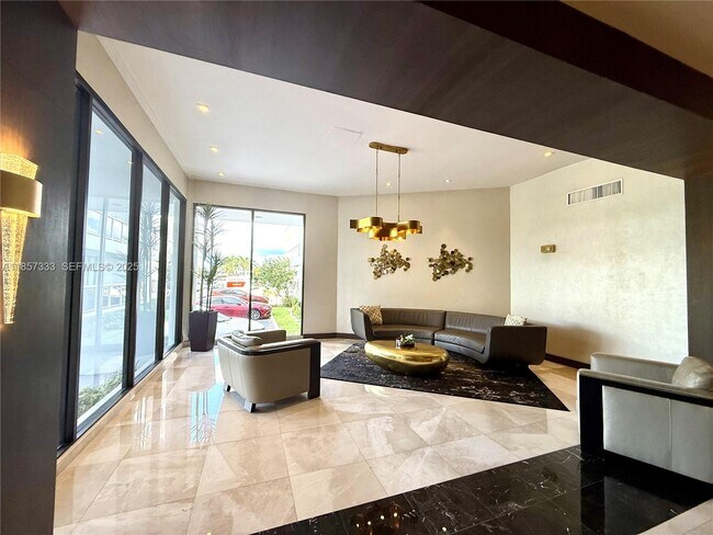 Building Photo - 20505 E Country Club Dr