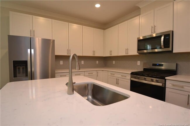 Building Photo - 2129 Seneca Dr