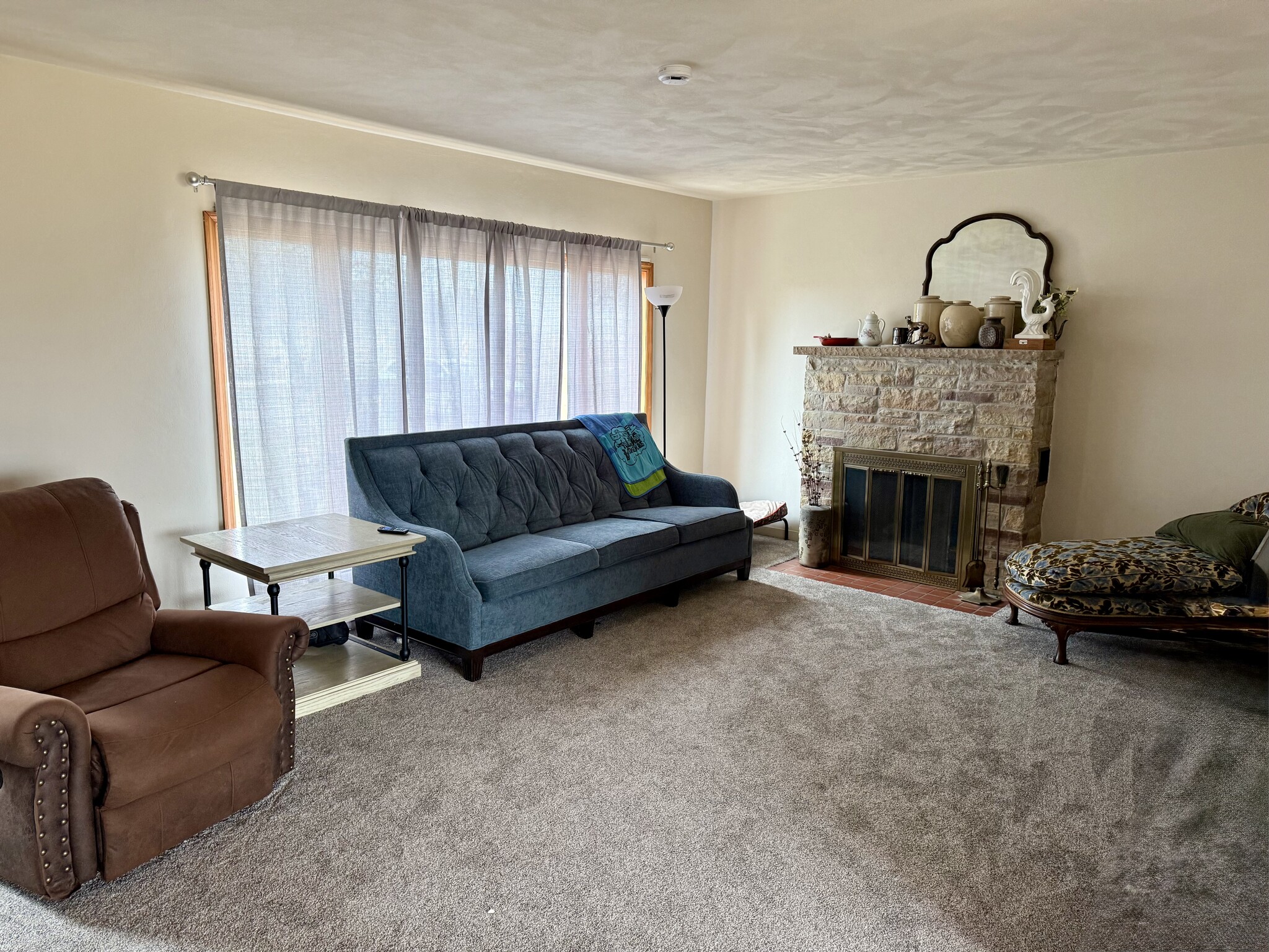 Formal living room - 21834 Northcape St