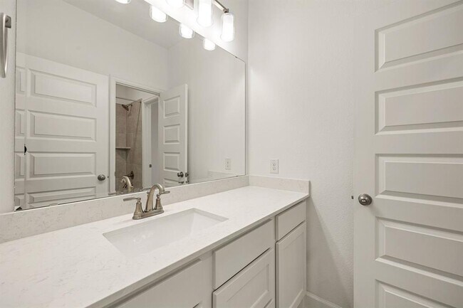 Building Photo - 28946 Parker Ridge Dr