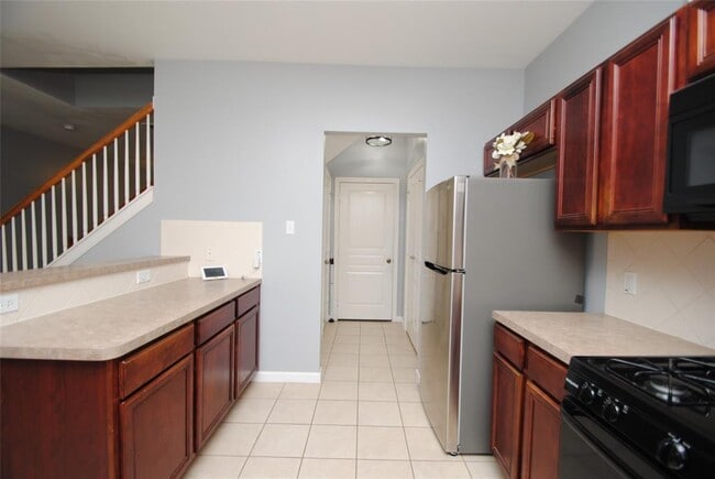 Building Photo - 8319 Greys Ln