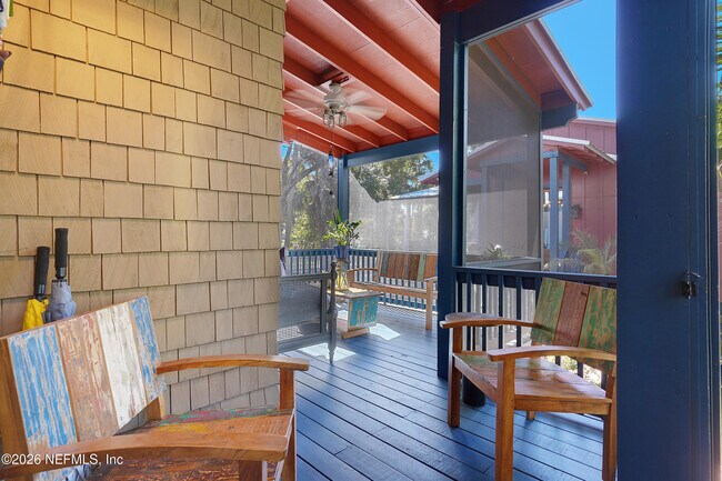 Building Photo - 290 St George St