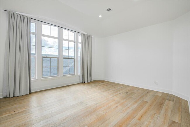 Building Photo - 5002 Eigel St