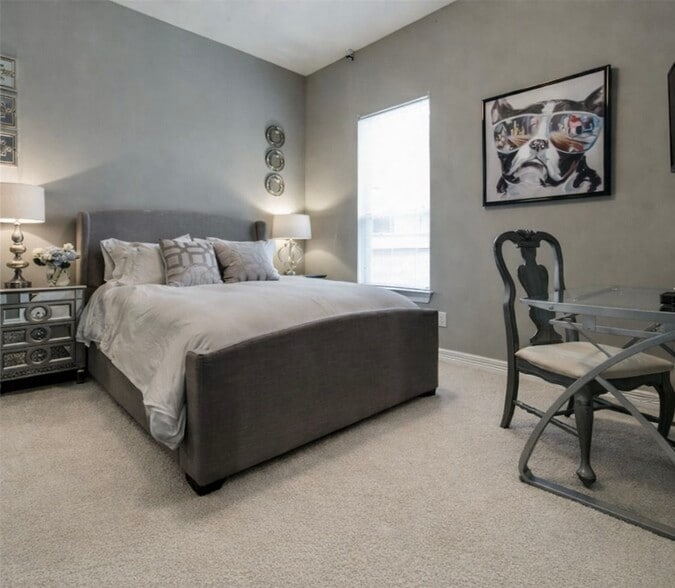 Building Photo - 2448 Worthington St