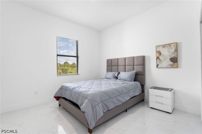 Building Photo - 2608 25th St W