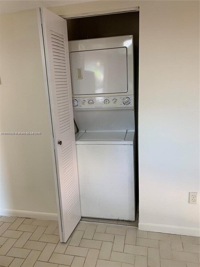 Building Photo - 4855 SW 152nd Ct