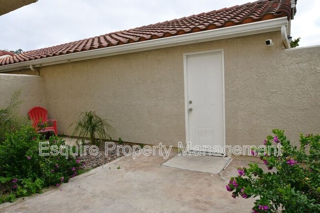 Building Photo - 2429 Calle Cita