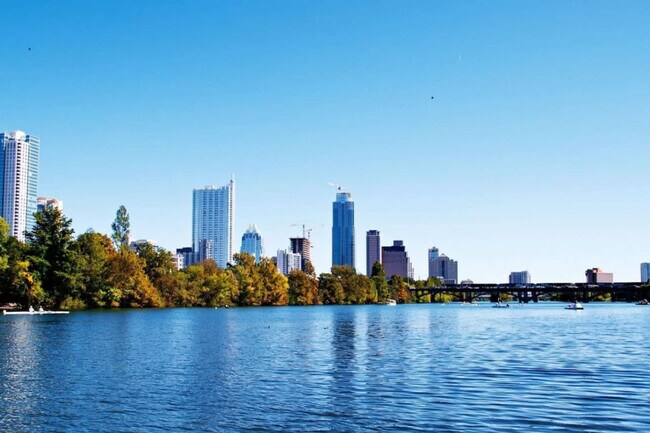 Building Photo - 5275 Town and Country Blvd