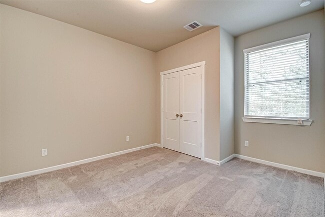Building Photo - 332 N Spotted Fern Dr